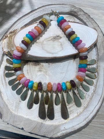 Collar multicolor y acero