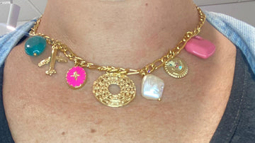 Colgante acero con detalles