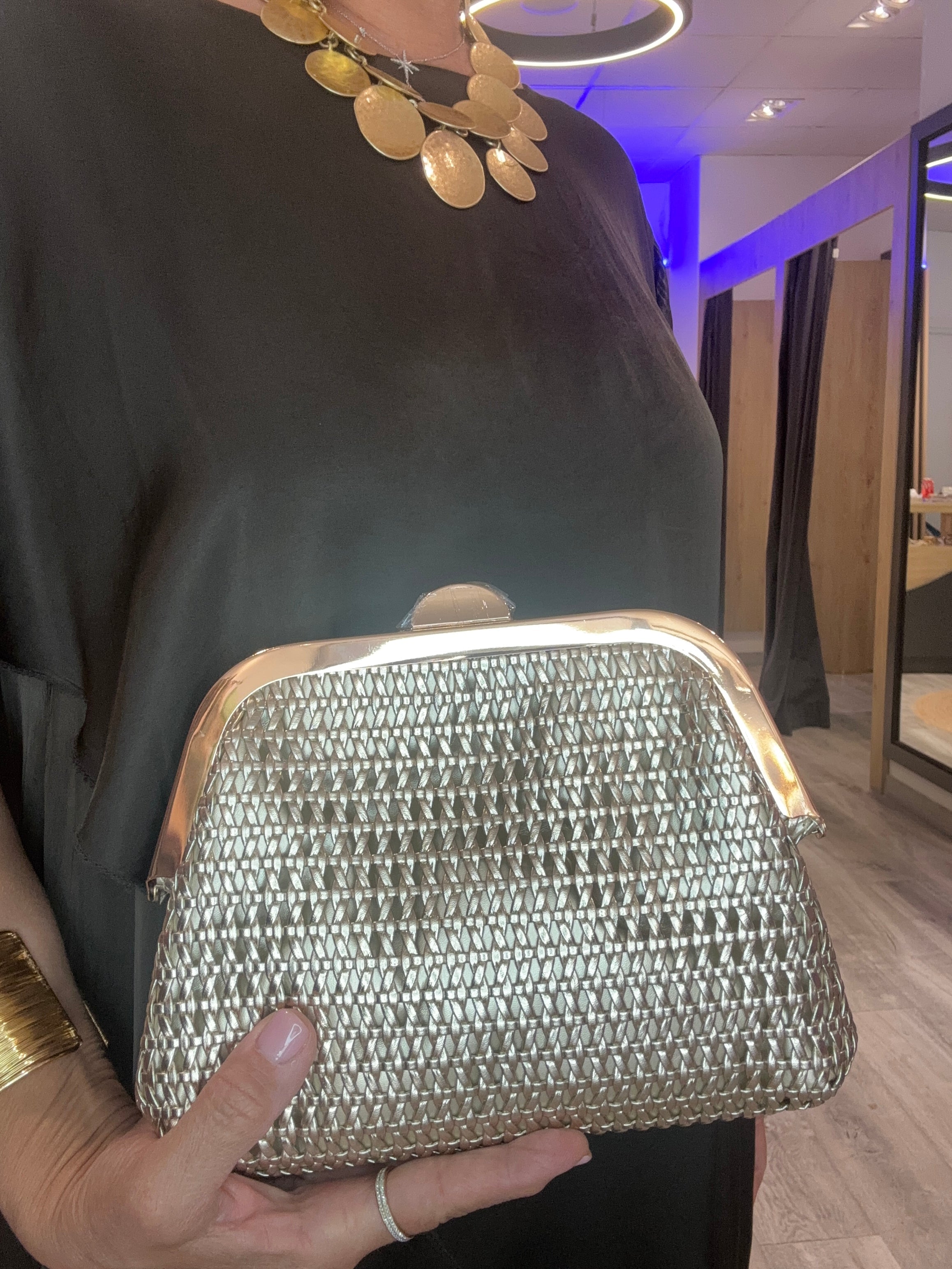Clutch Enrejado Dorado