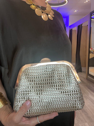 Clutch Enrejado Dorado