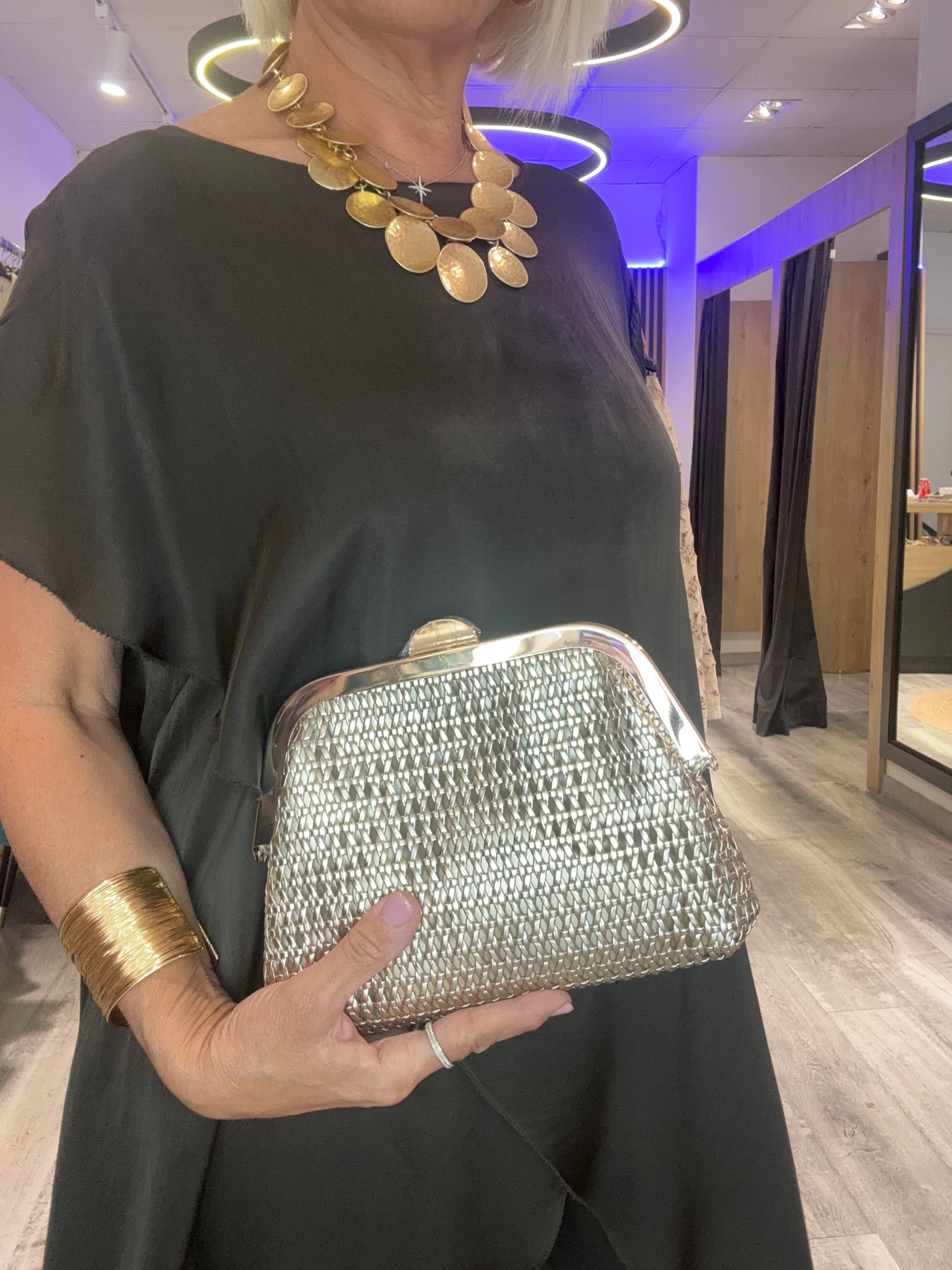 Clutch Enrejado Dorado