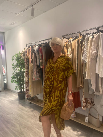 Vestido camisero estampado  palmeras