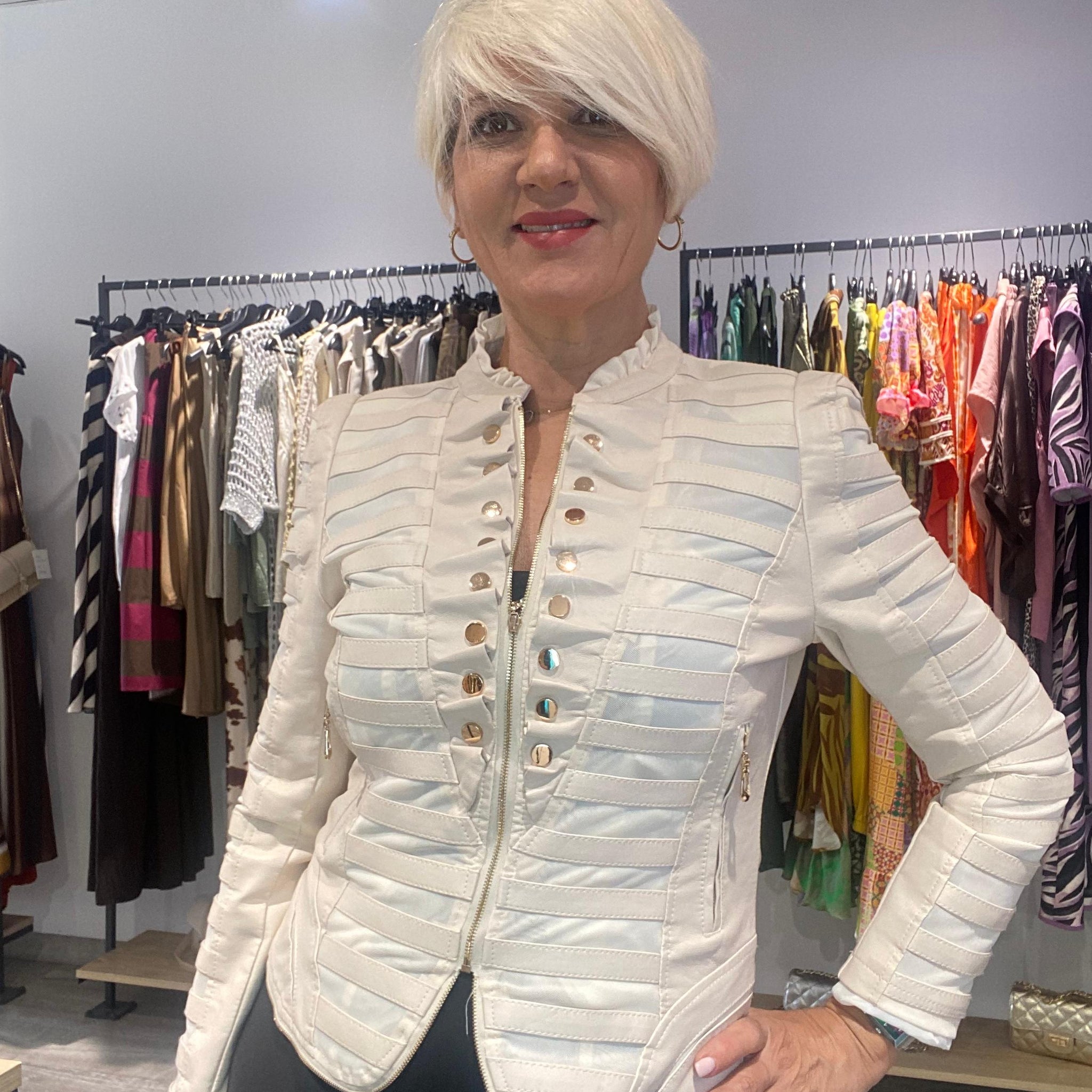 Chaqueta beige polipiel