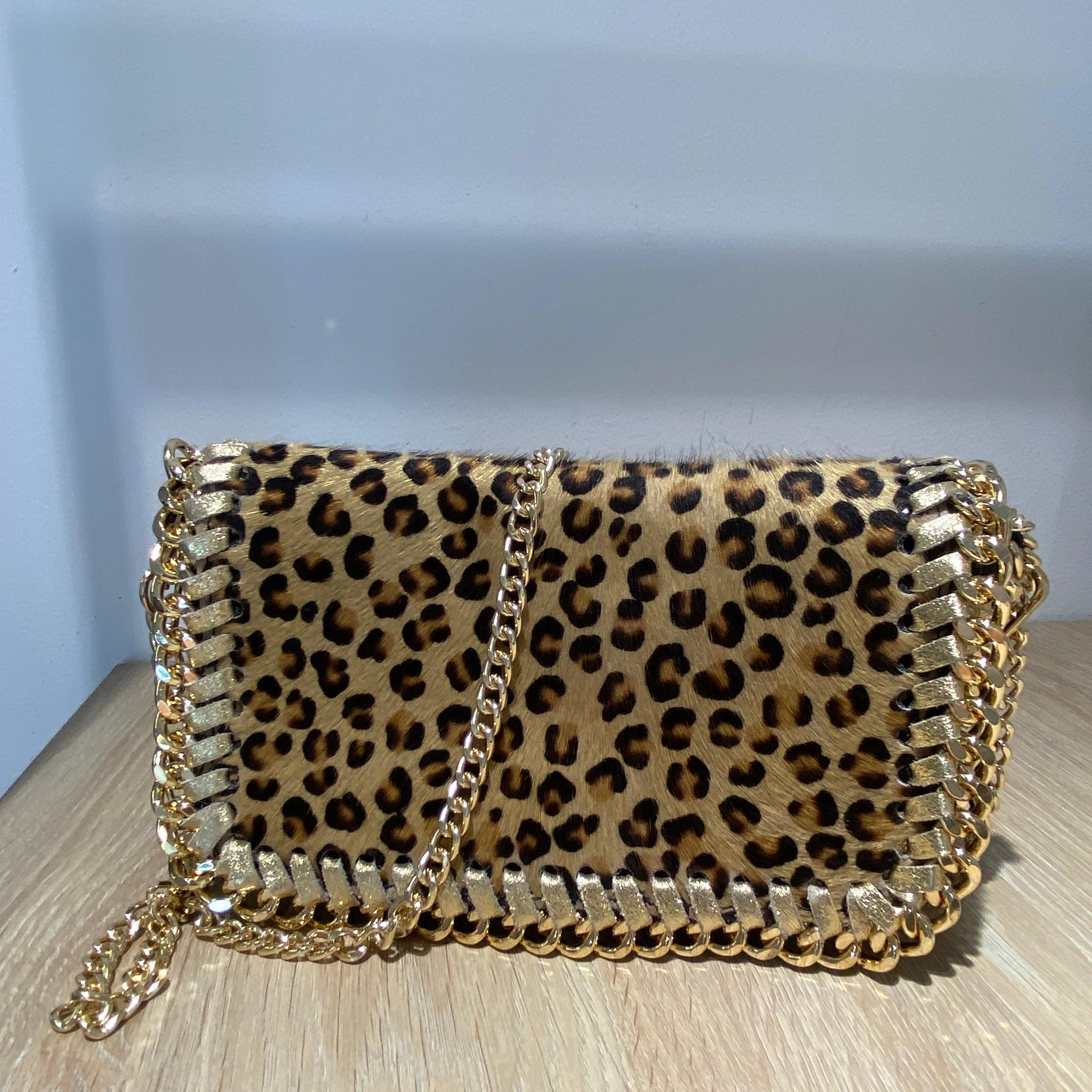 Bolso piel y cadena