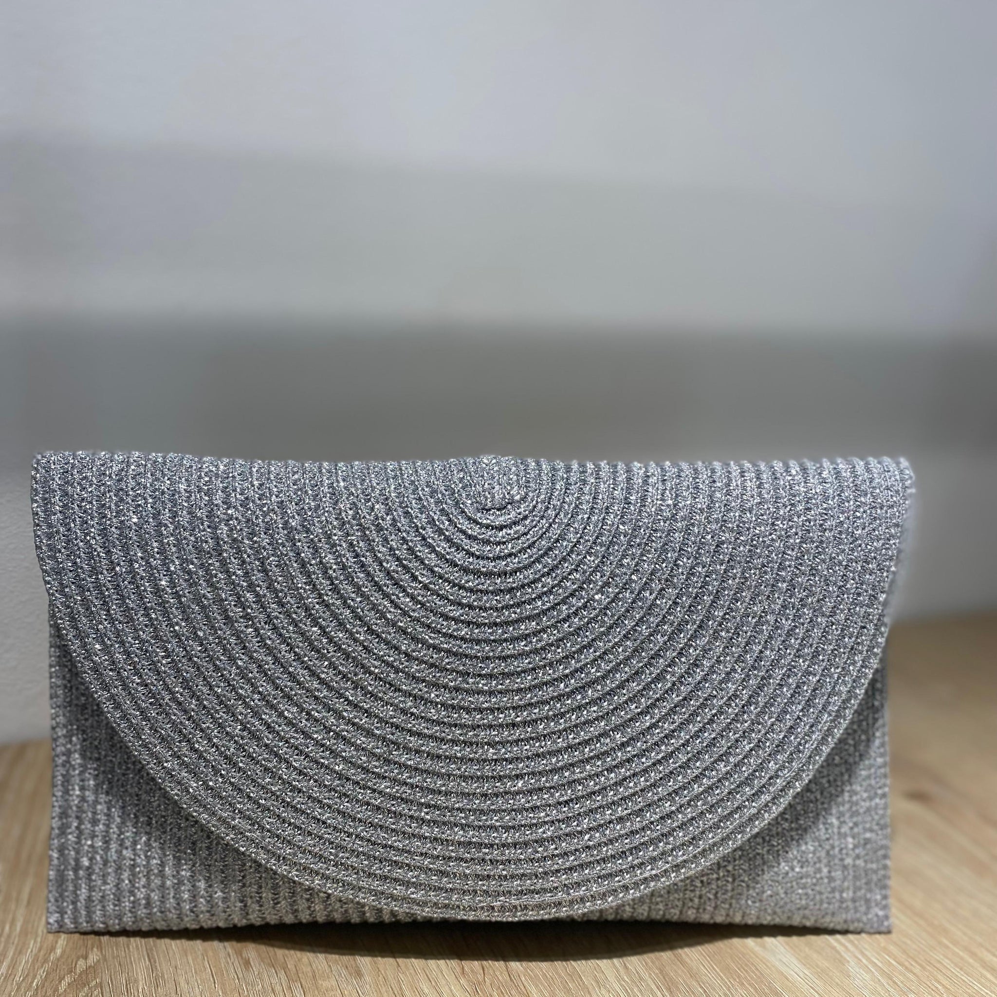 Cartera sobre plata