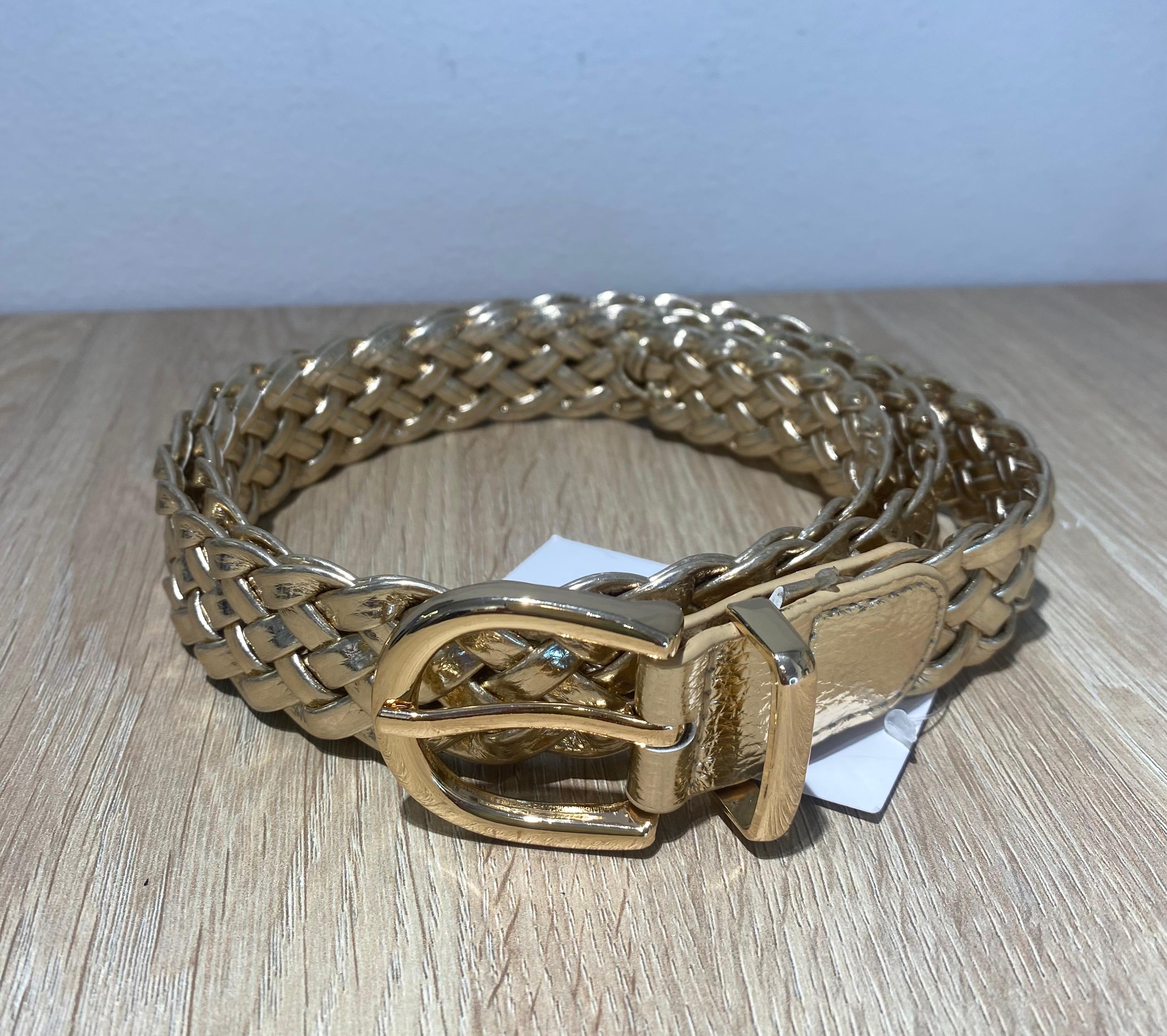 Cinturón sintético trenzado dorado