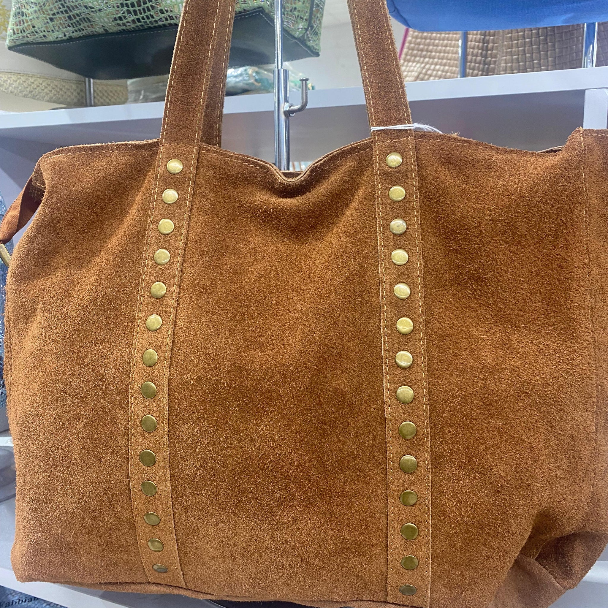 Bolso tachas