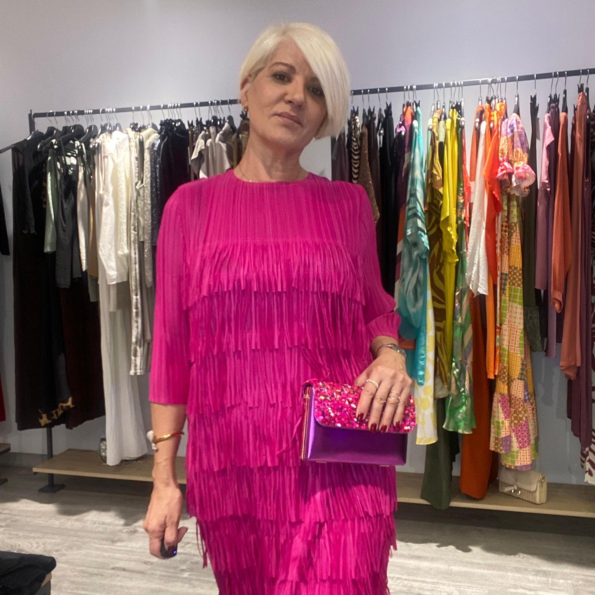 Vestido flecos color magenta