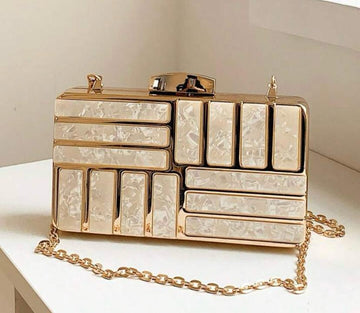 Cartera fiesta con cadena