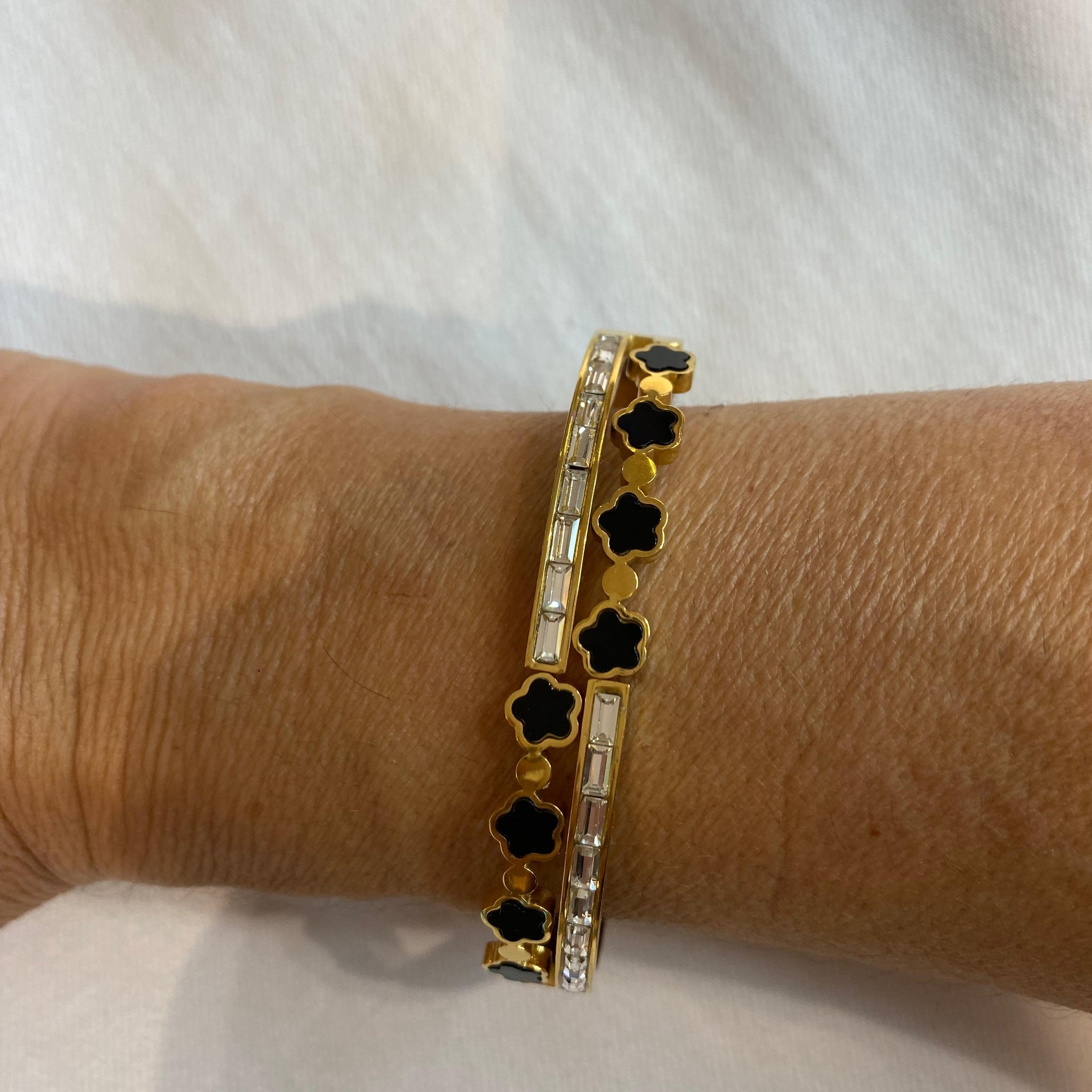 Pulsera acero con pedreia  blanca y negra