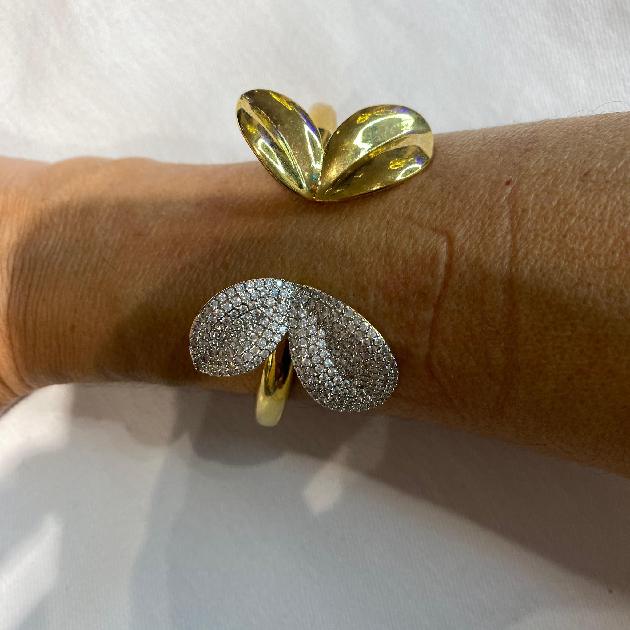 Pulseras pétalos acero y circonita
