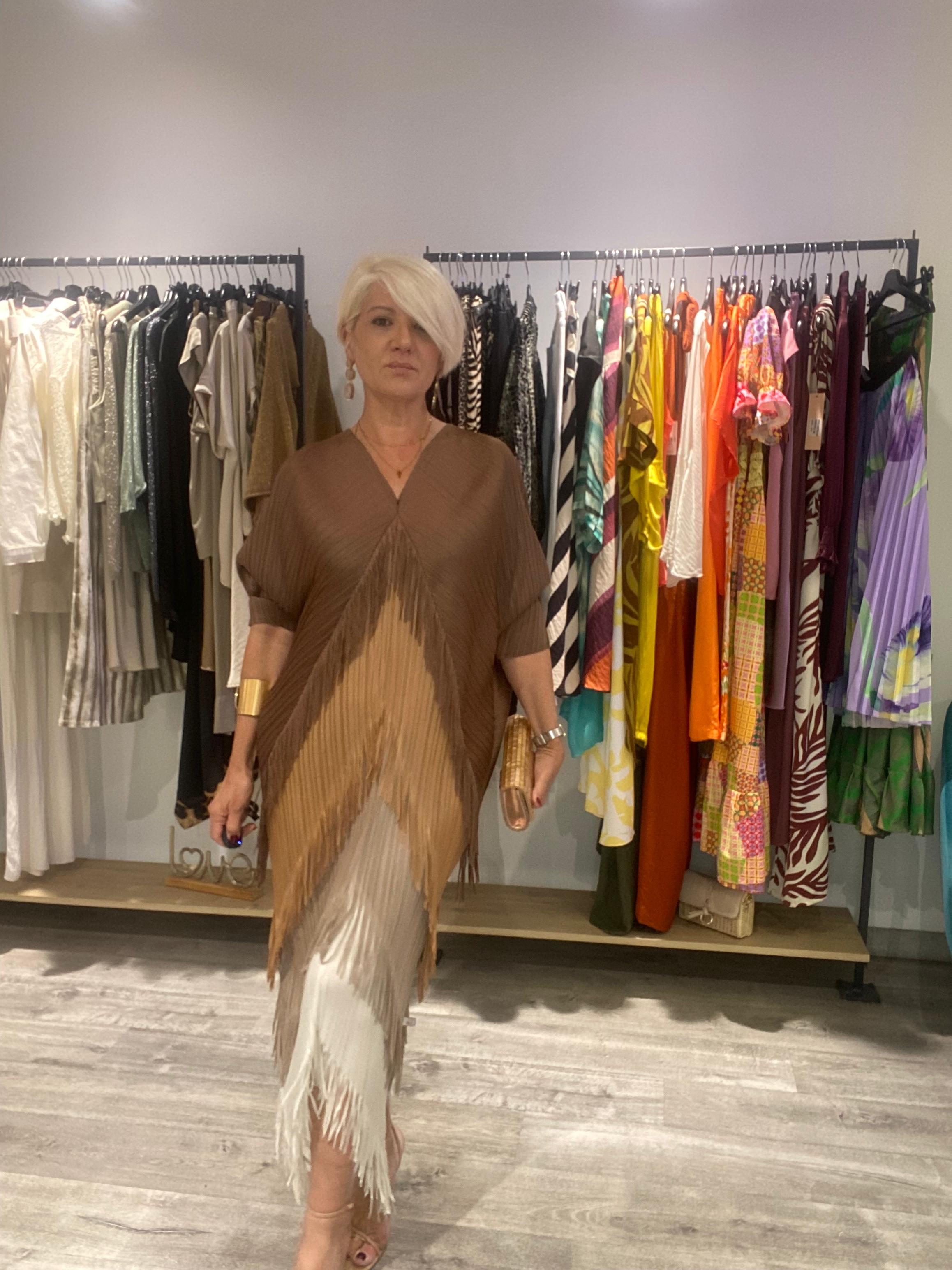 Vestido boho flecos marrón