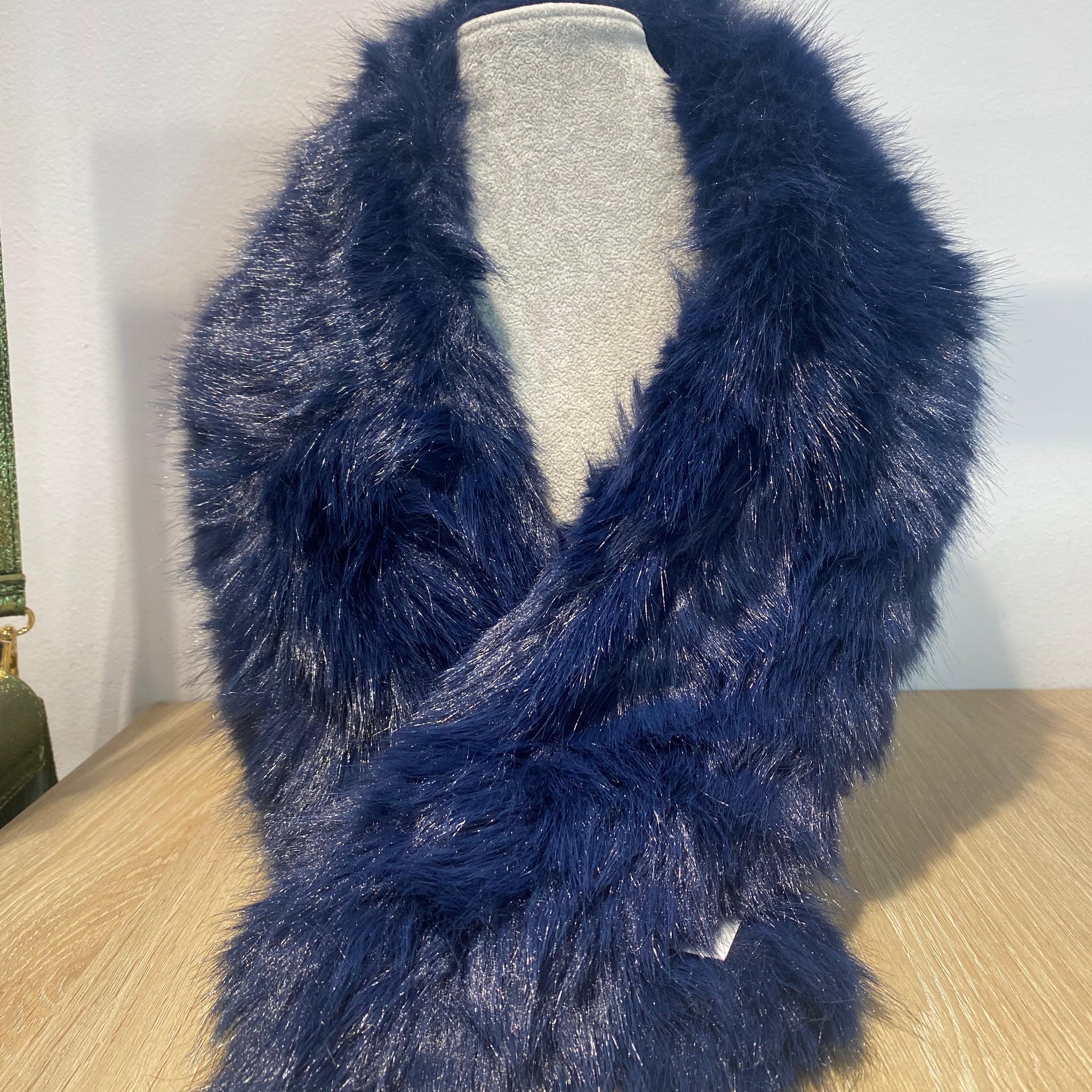 Pelo cuello sintético azul