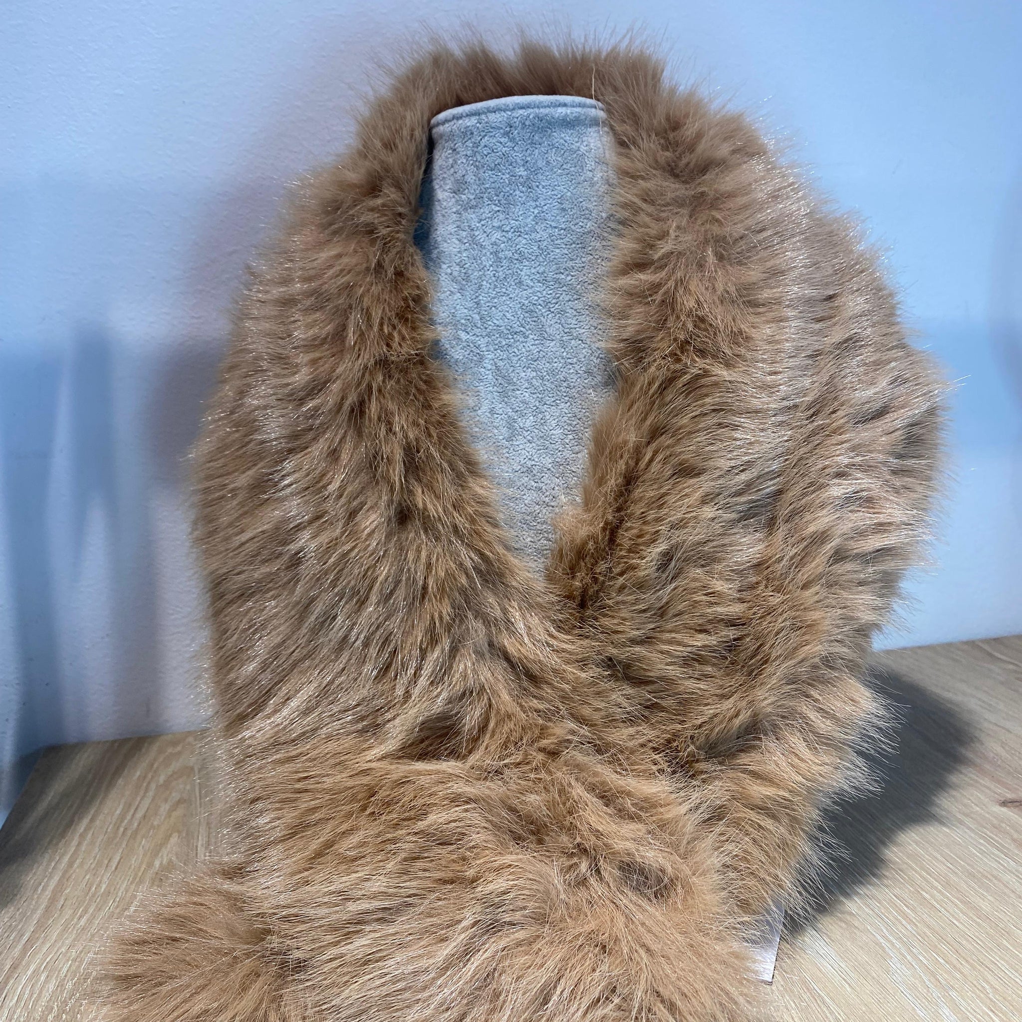 Pelo cuello sintético camel