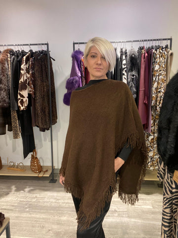 Poncho Flecos Marrón Chocolate - Calidez Bohemia Boho-Luxe Talla Única S-L
