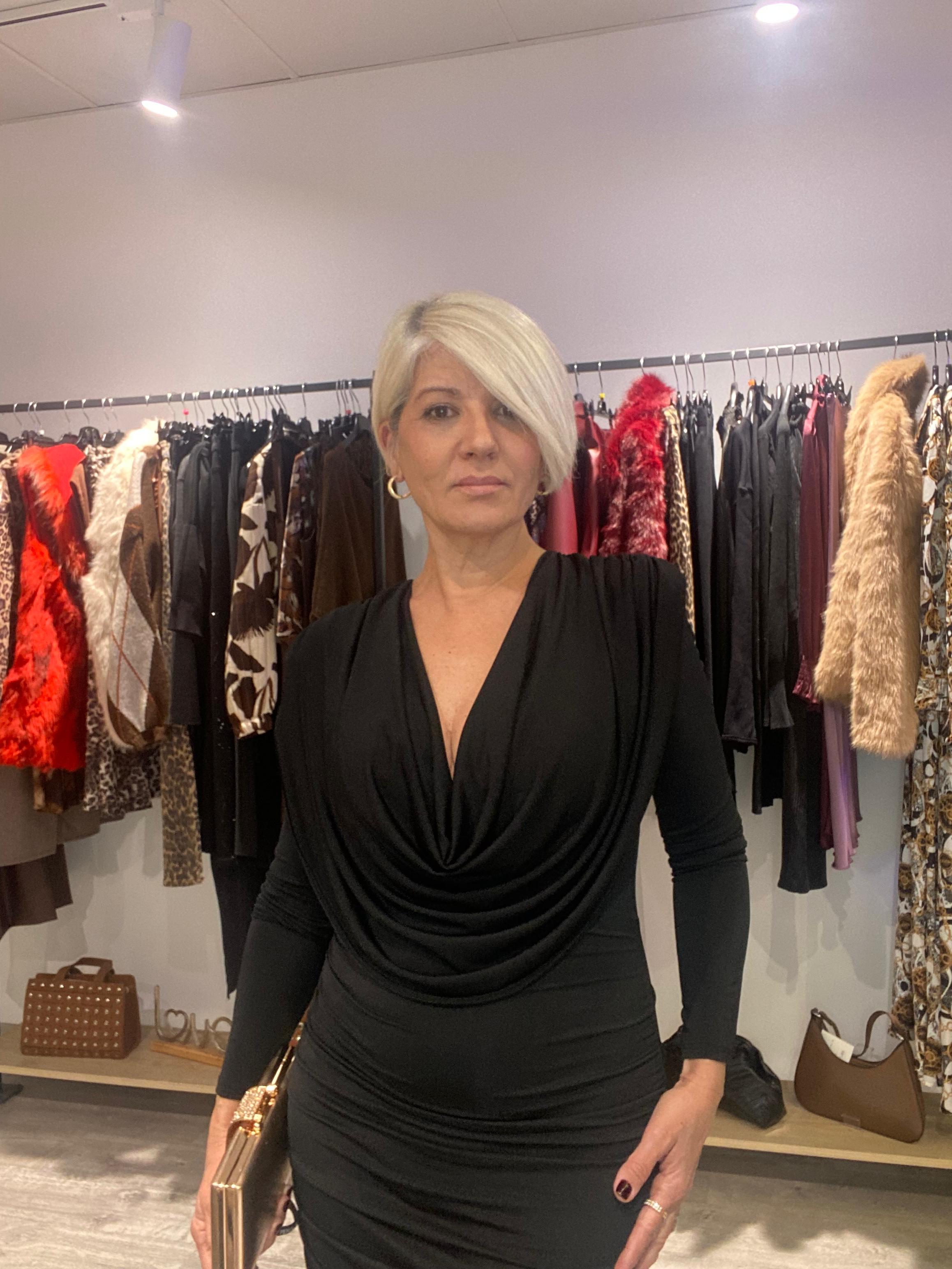 Vestido Vogue Negro Escote V - Elegancia Atemporal Boho-Luxe Talla Única 36-40