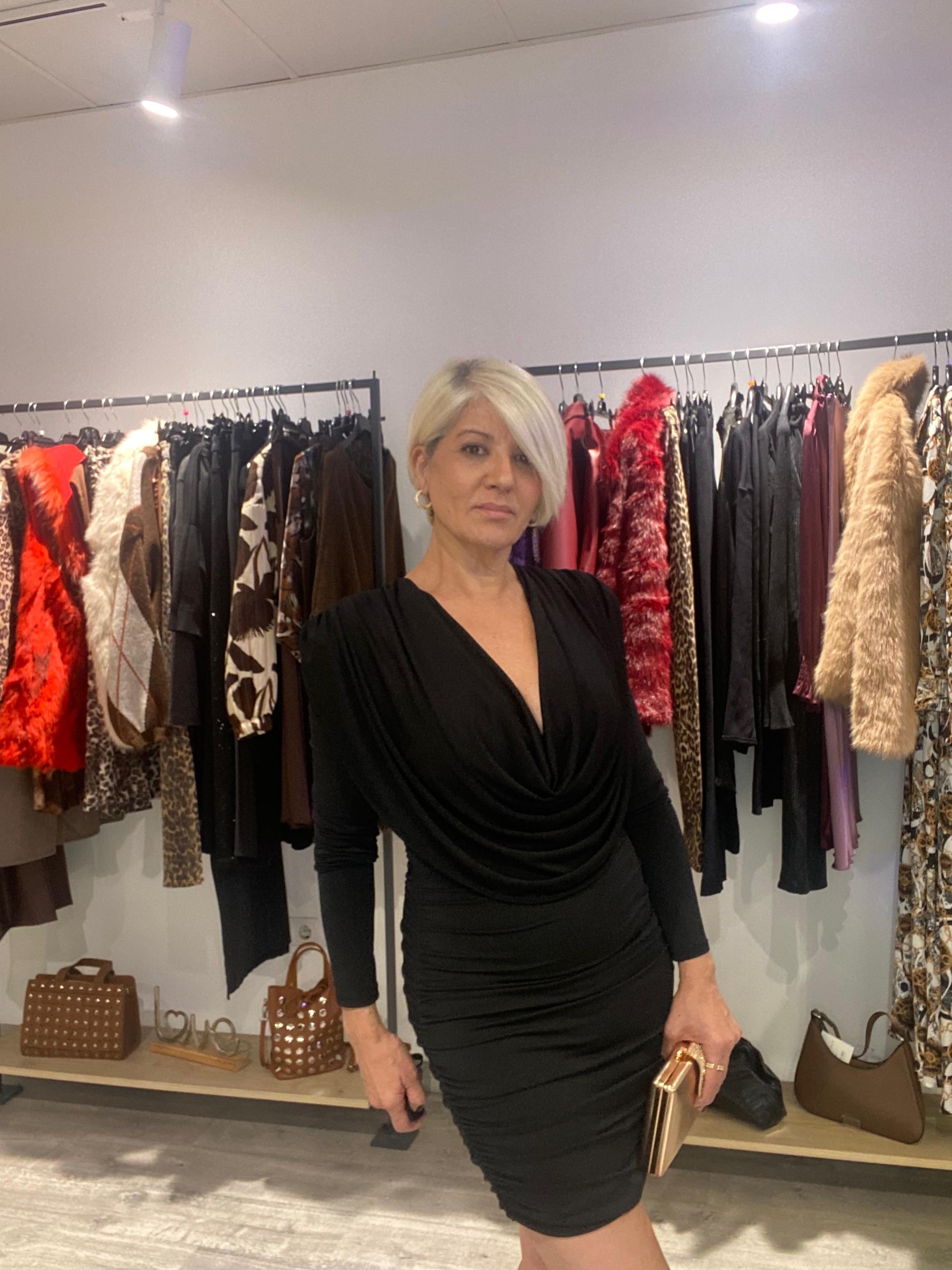 Vestido Vogue Negro Escote V - Elegancia Atemporal Boho-Luxe Talla Única 36-40