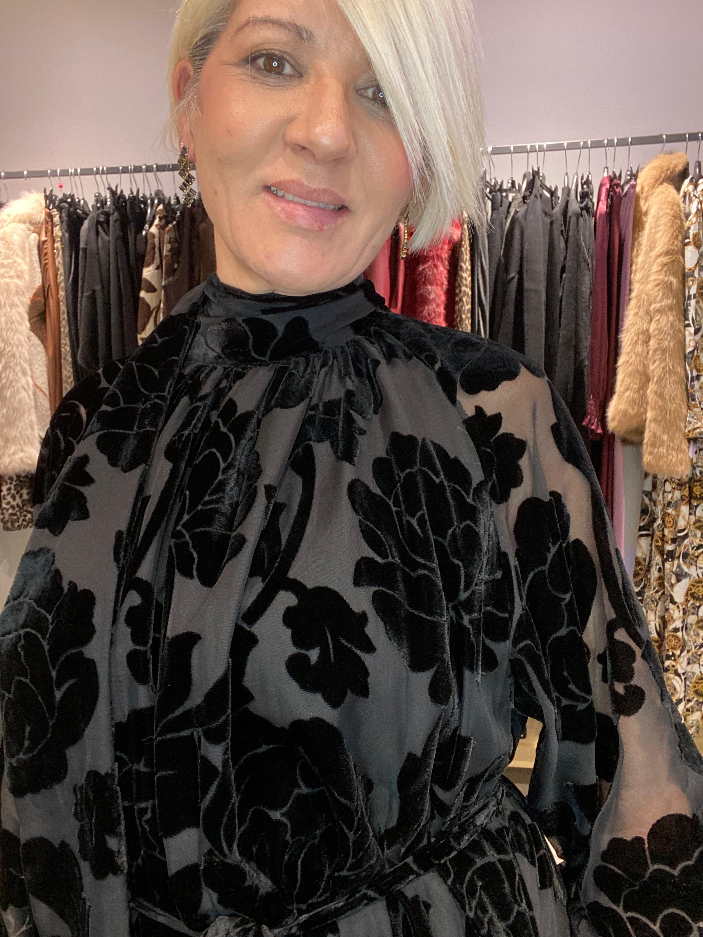 Vestido Camelia Terciopelo Floral - Elegancia Boho-Luxe Talla Única 38-52