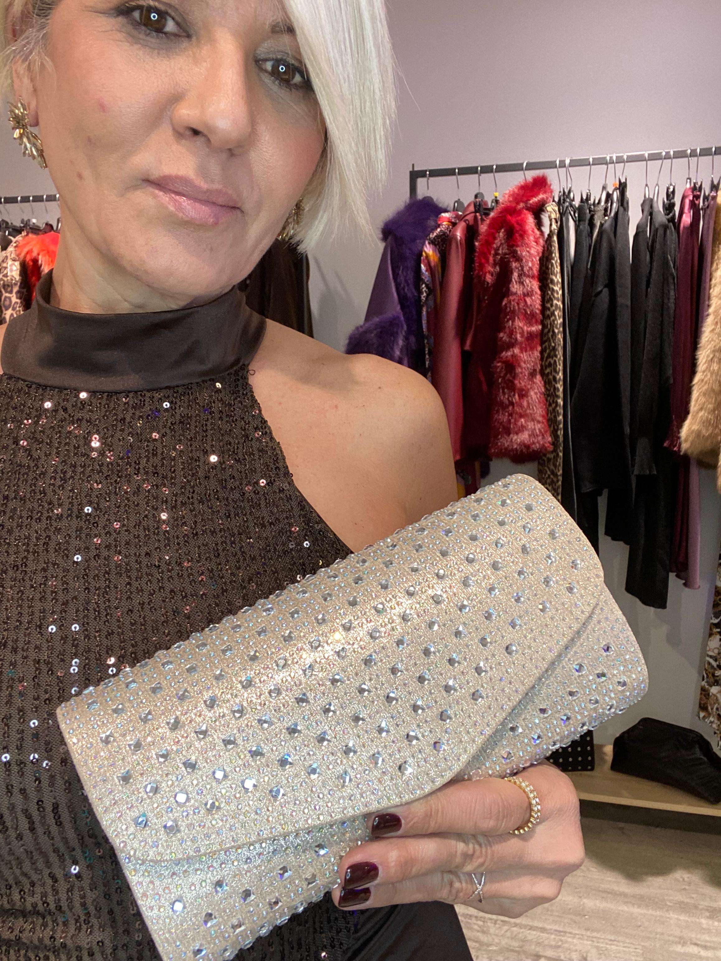 Cartera Brillo Beige con Pedrería - Mano  Crossbody Elegante Boho-Luxe