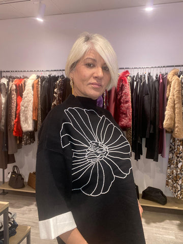 Jersey Camelia Negro - Elegancia Atemporal Boho-Luxe Punto Suave