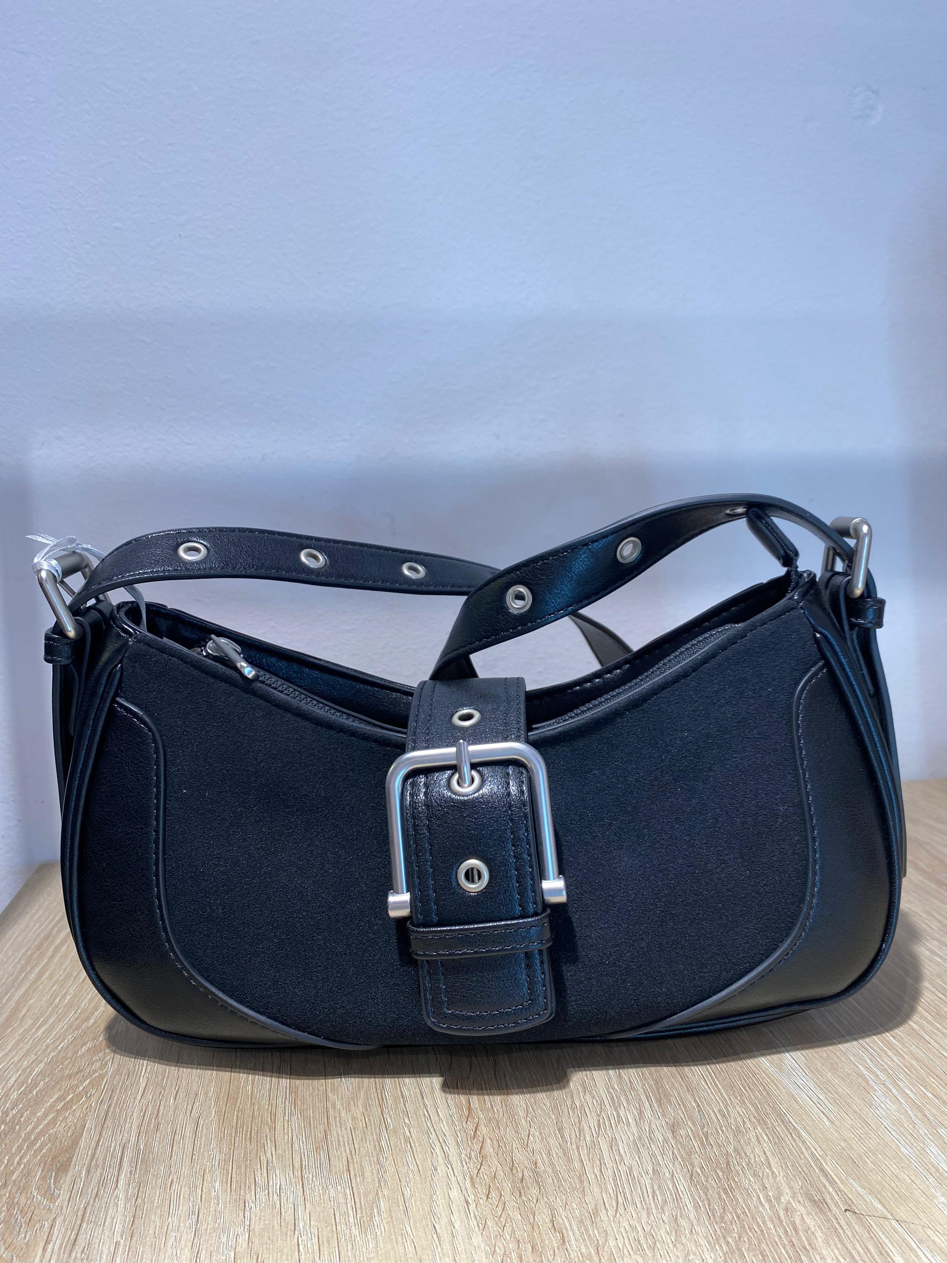 Bolso Negro Hebilla Dorada - Diseño Minimalista | Boho-Luxe