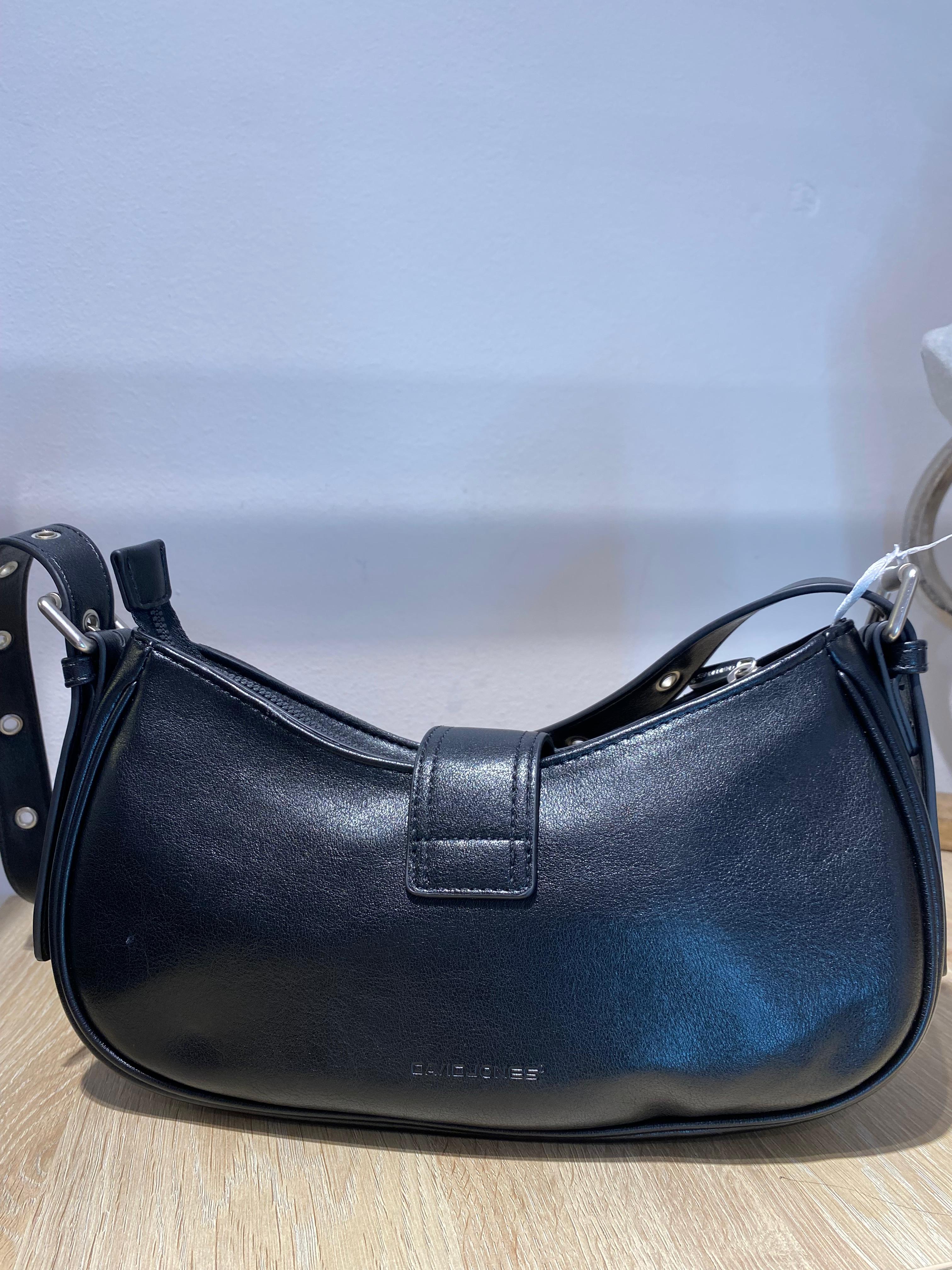 Bolso Negro Hebilla Dorada - Diseño Minimalista | Boho-Luxe