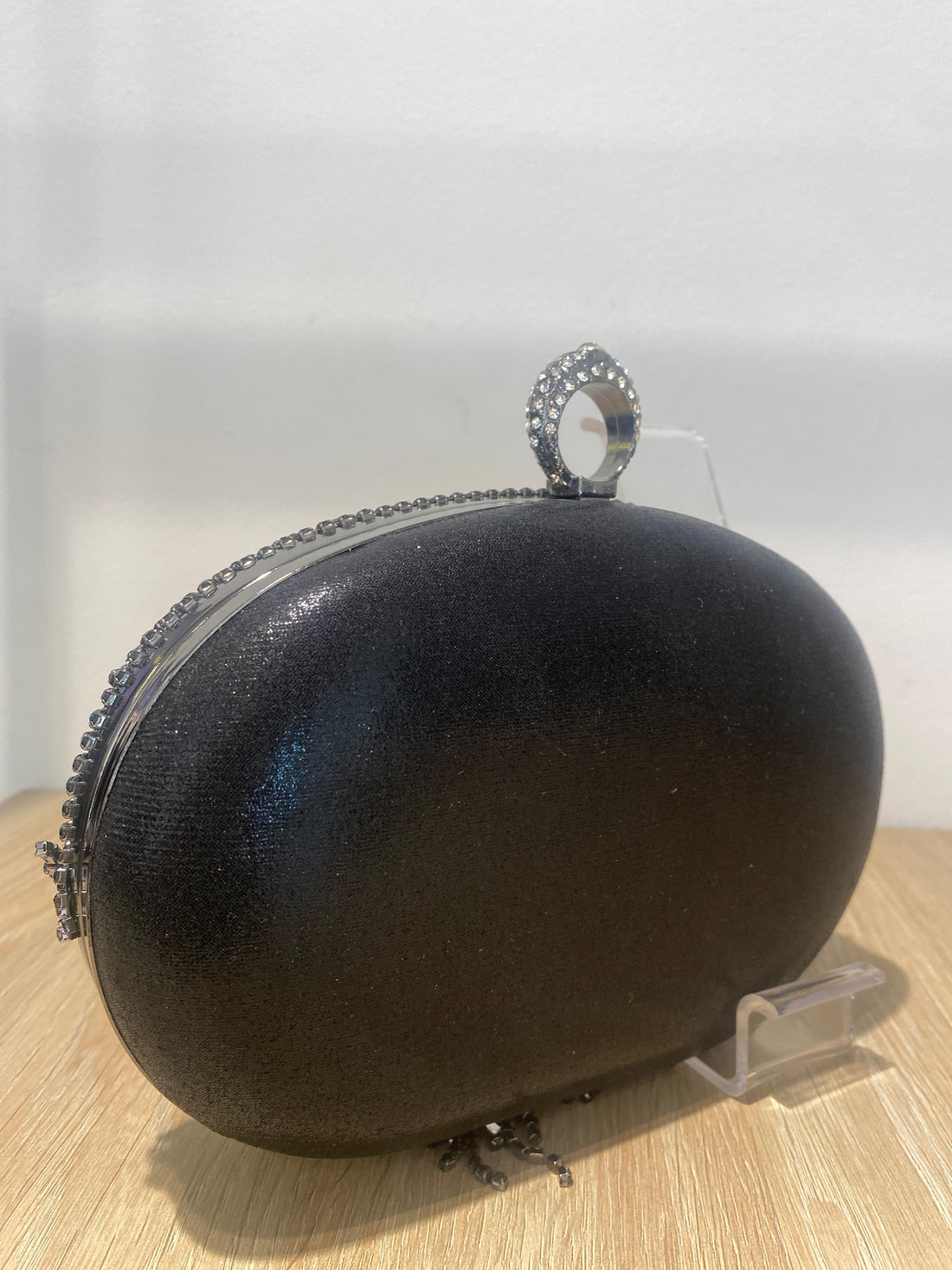 Bolso Negro Flecos Pedrería - Cadena Interior | Boho-Luxe Premium