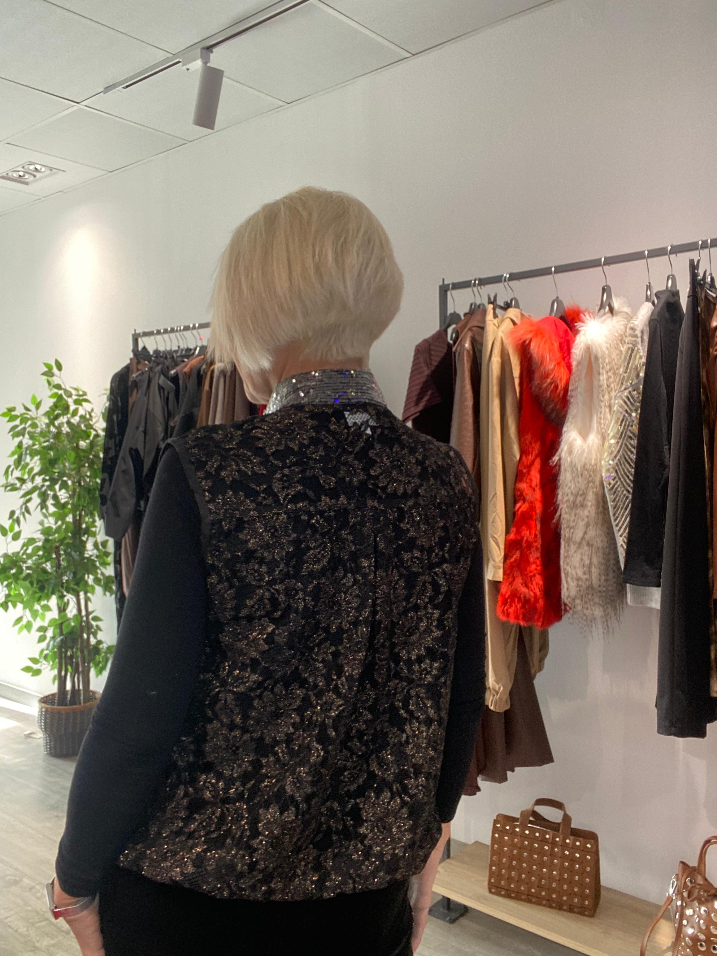 Chaleco Vega Boho-Luxe - Elegancia Versátil y Atemporal