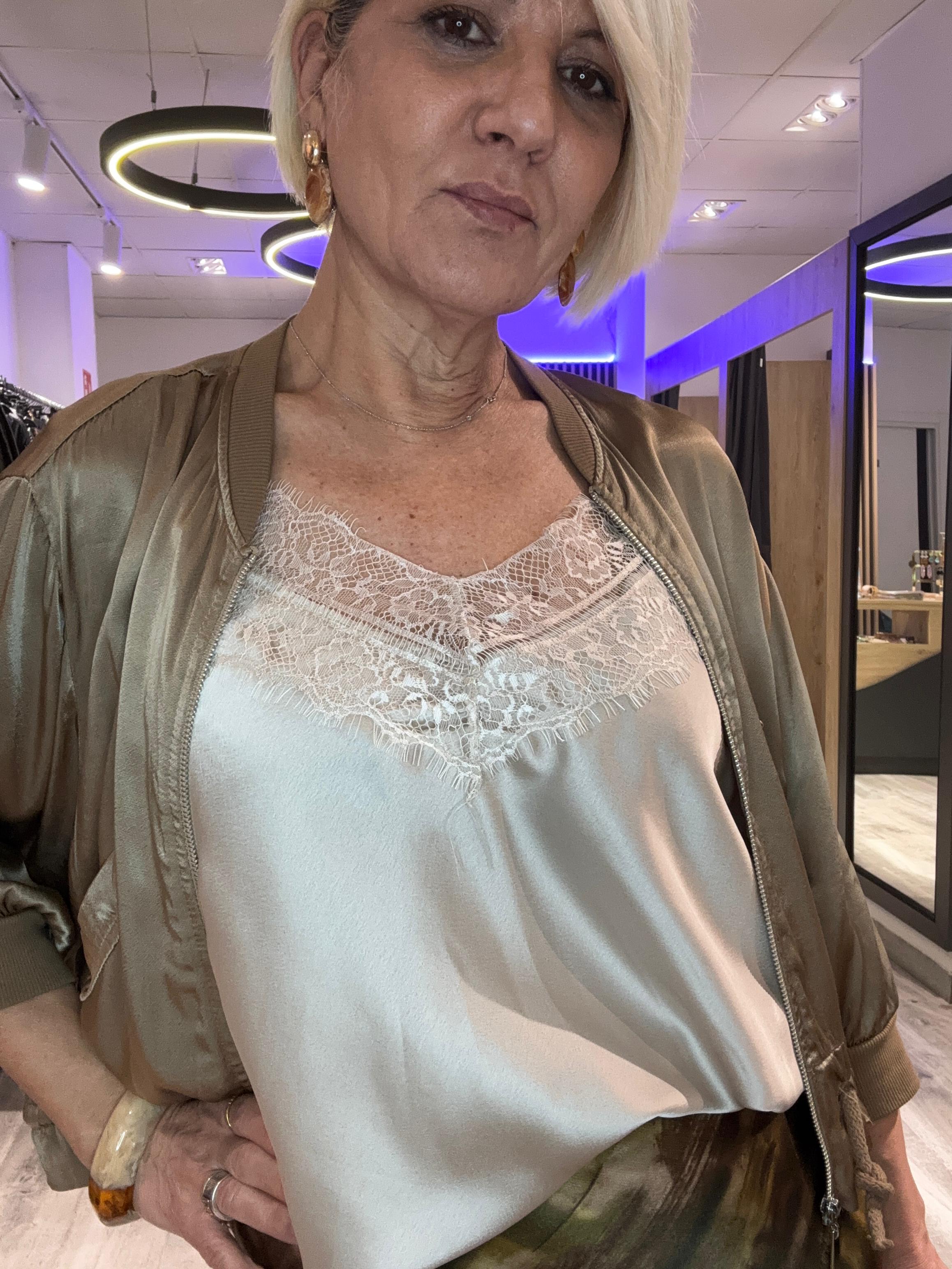 Lencero satinado Beige encaje