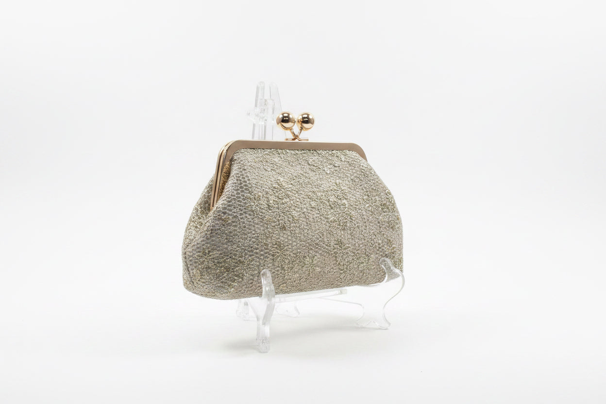 Clutch monedero bordado