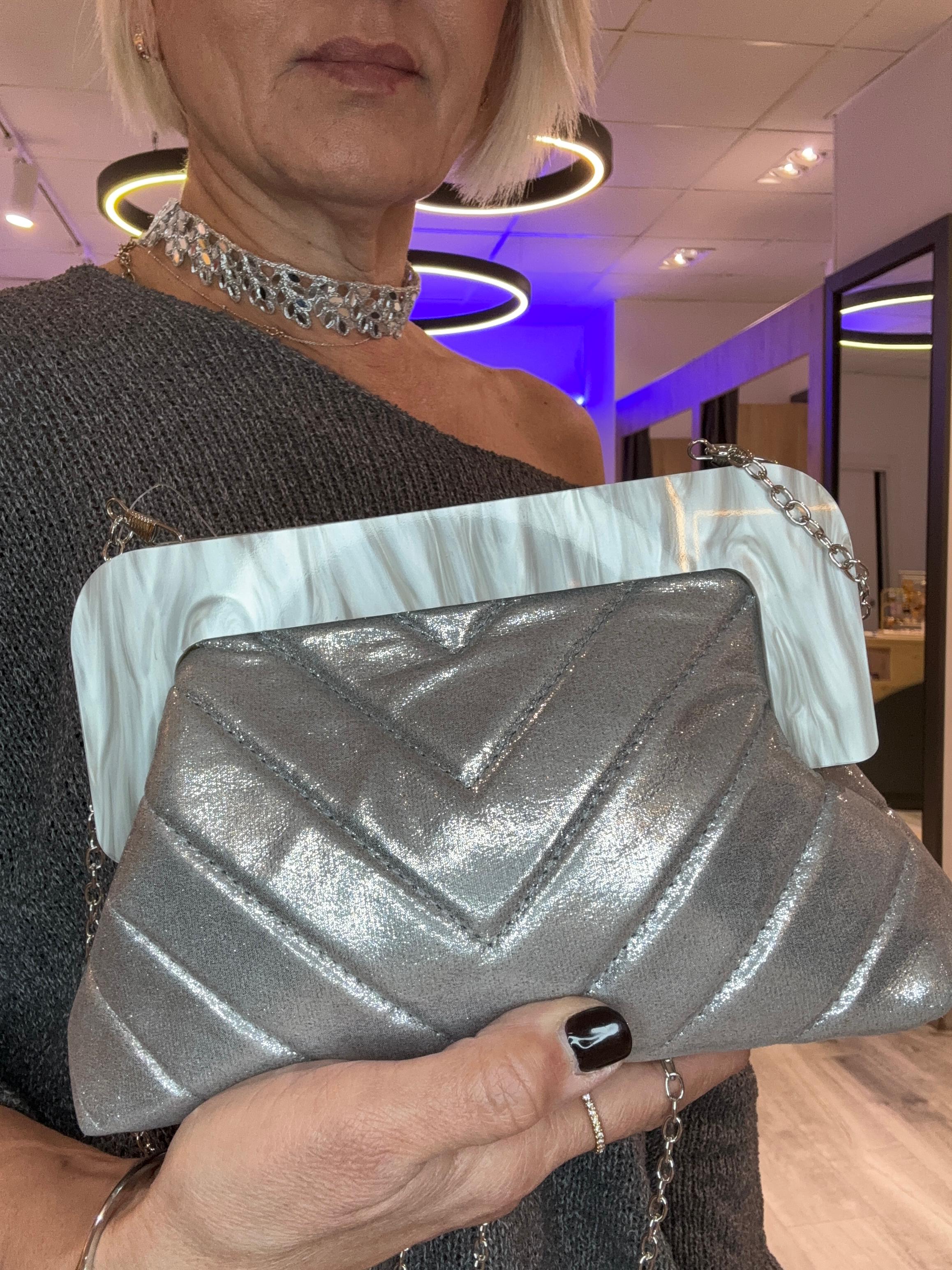 Clutch plata cierre nácarado