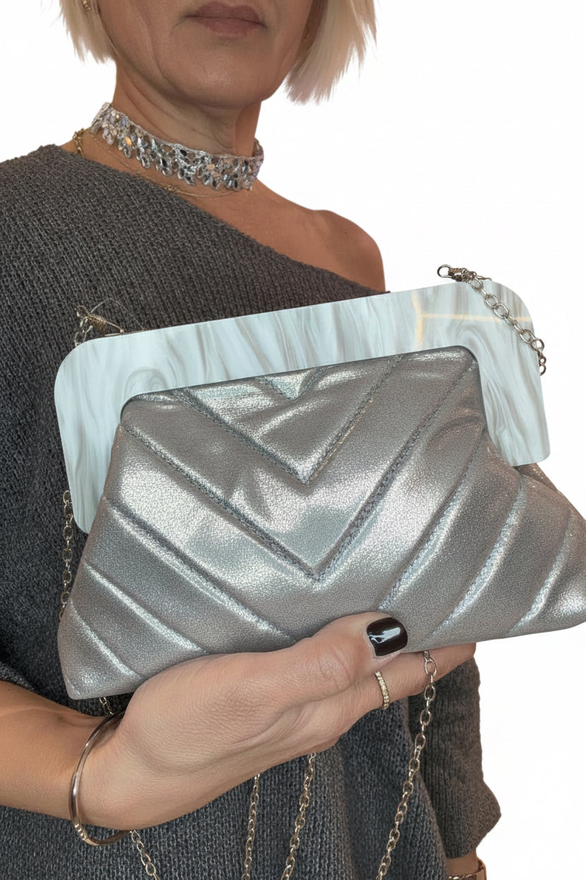 Clutch plata cierre nácarado