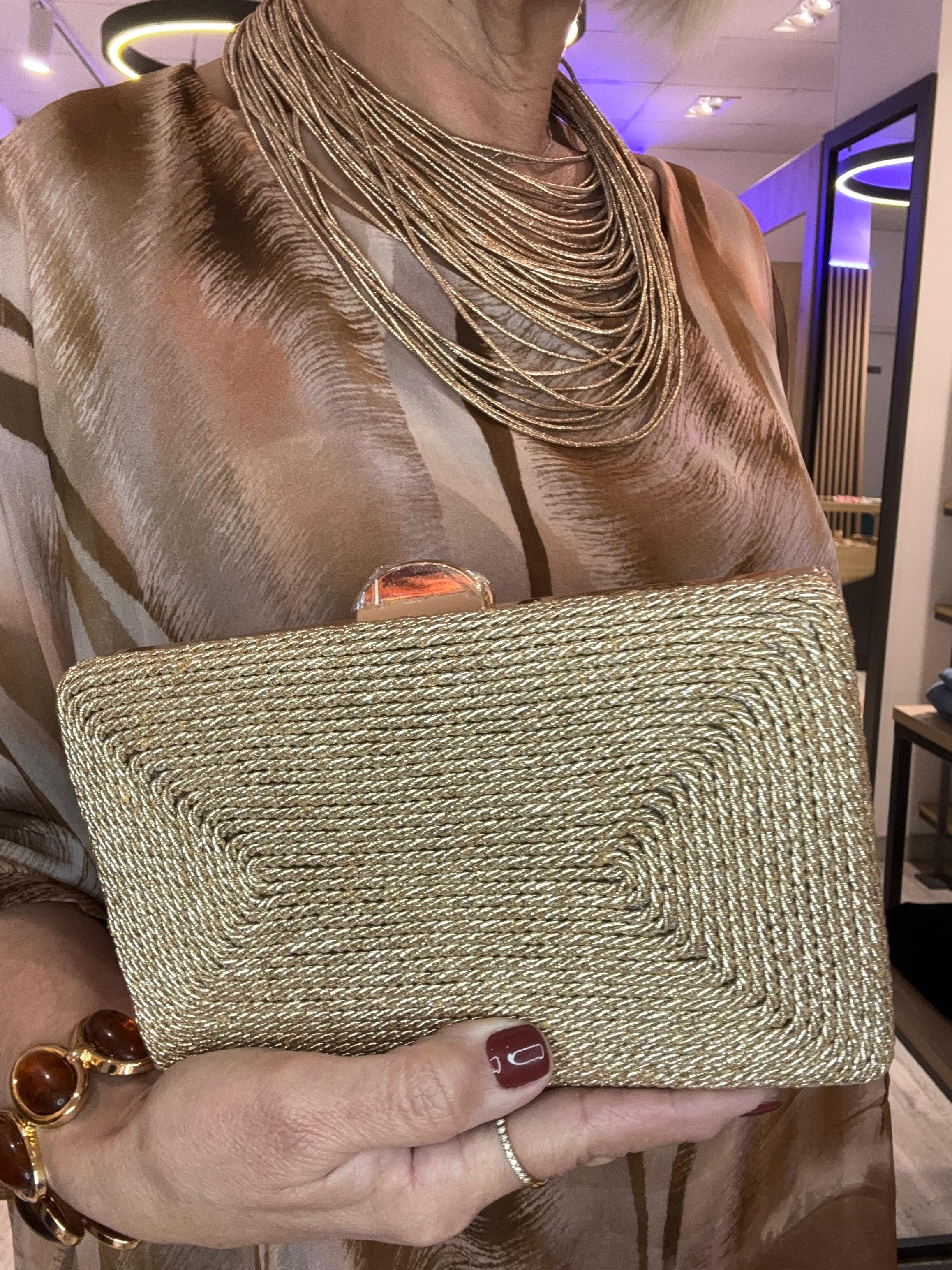 Bolso  mano cordón dorado