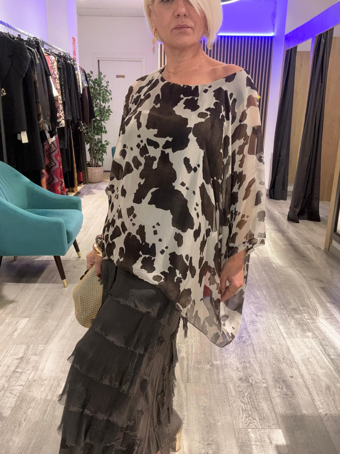 Conjunto falda y blusa wengue