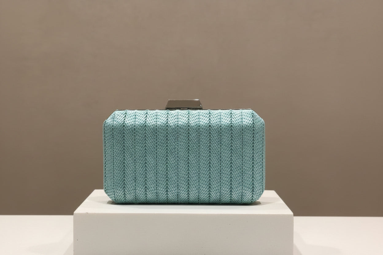 Bolso mano Rafia Turquesa con cadena interior