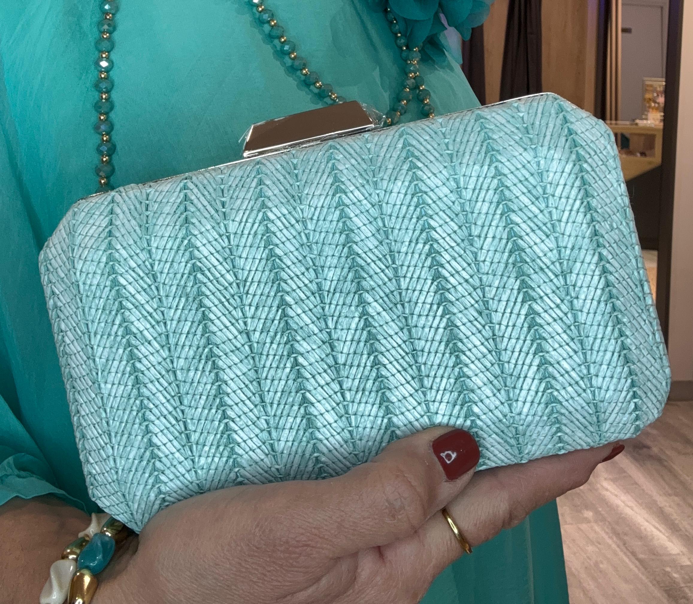 Bolso mano Rafia Turquesa con cadena interior