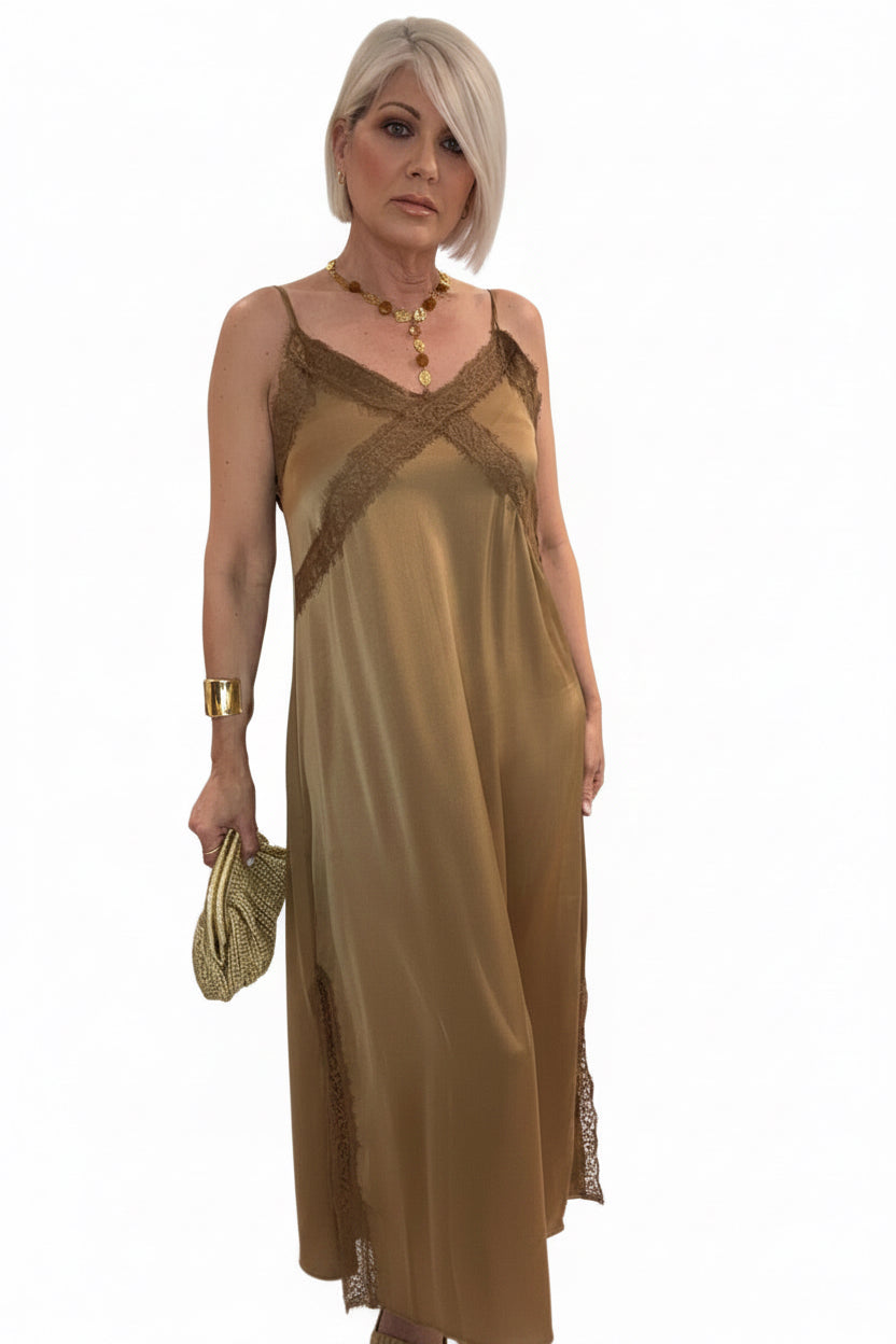 Vestido lencero blonda