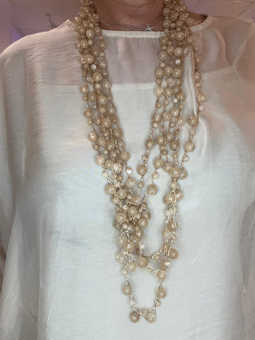 Collar de Cuentas Beige