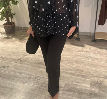 Pantalón  negro  tobillero