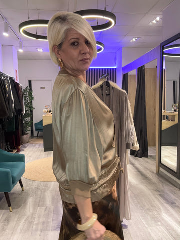 Bomber satinada dorada