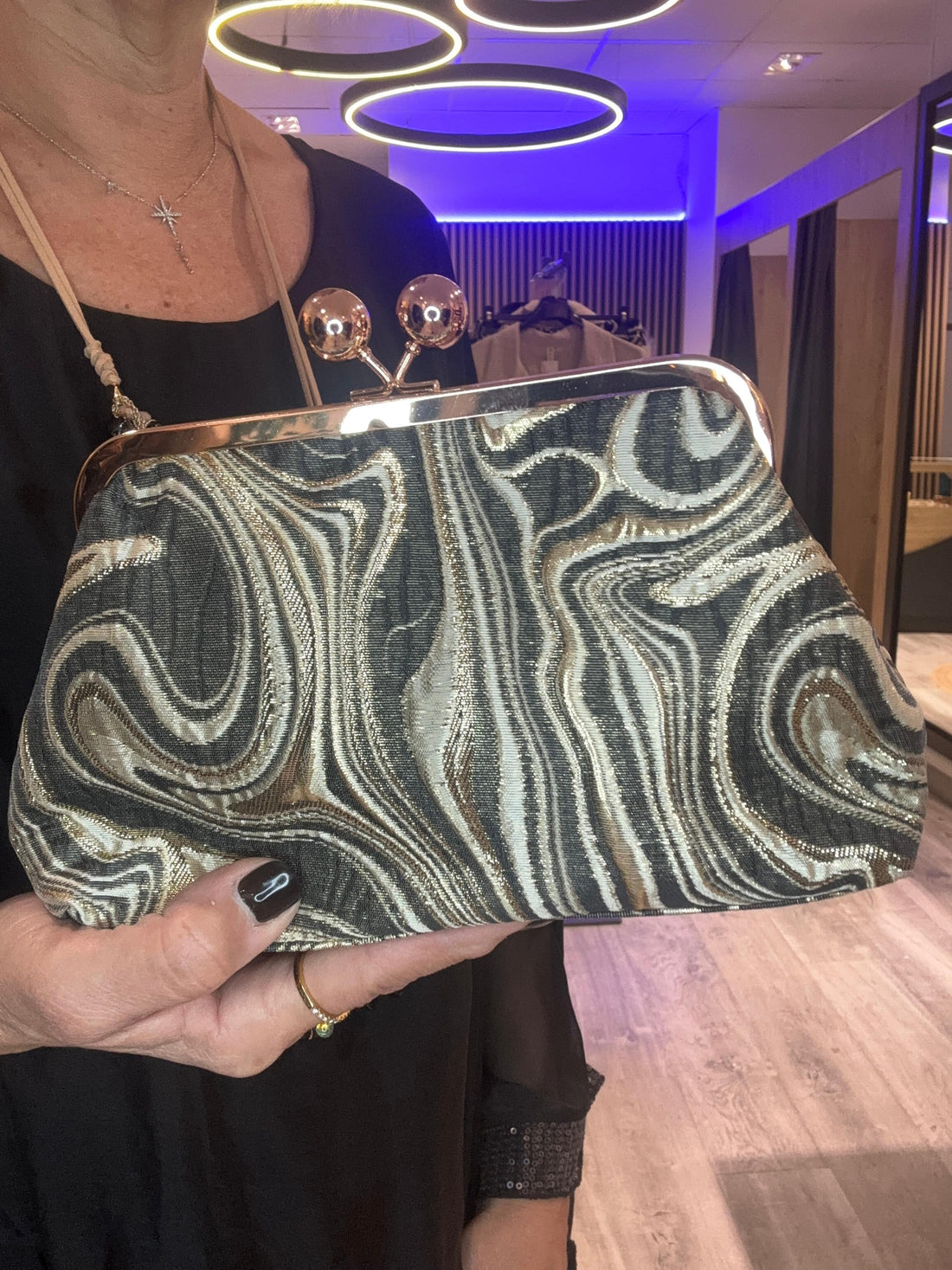 Clutch monedero Aristas