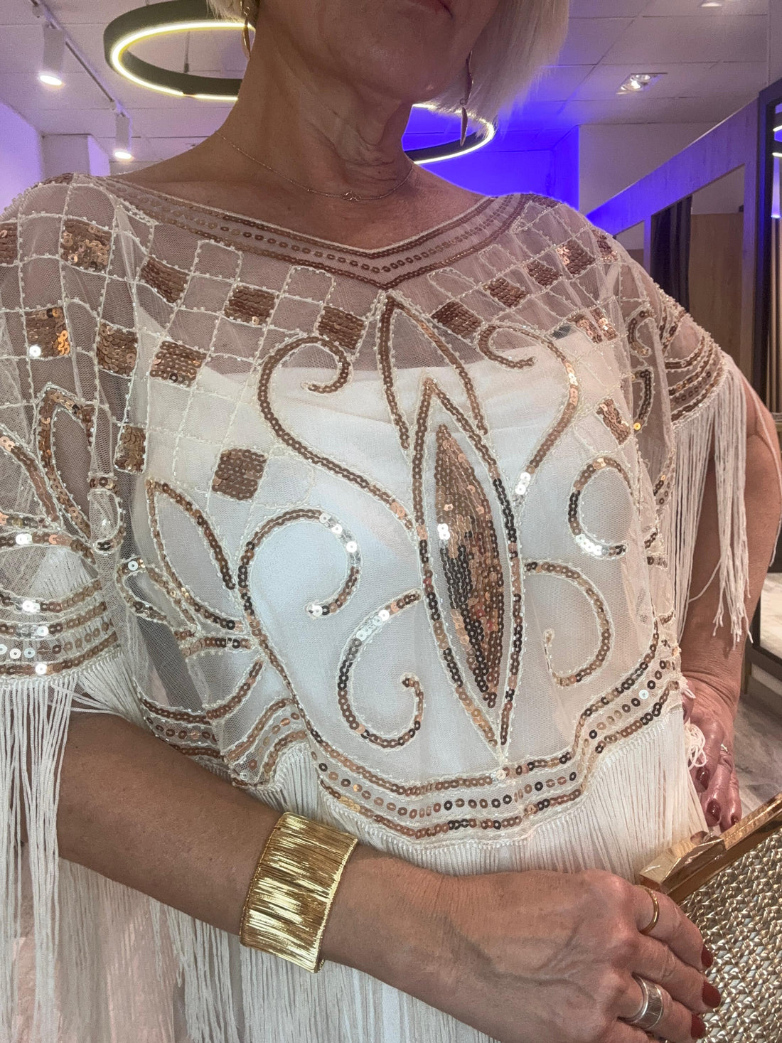 Vestido Lencero seda y capa flecos