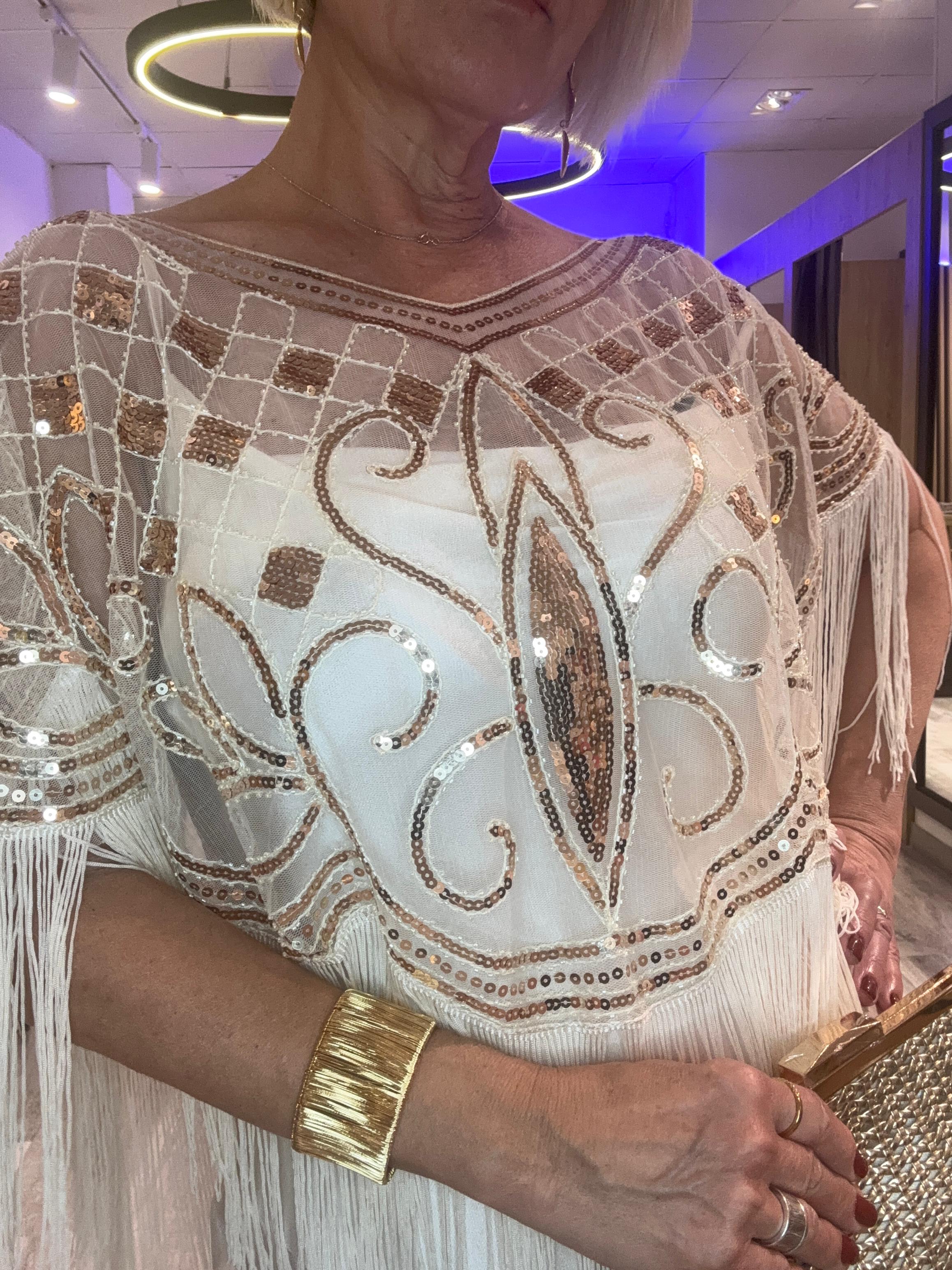 Vestido Lencero seda y capa flecos