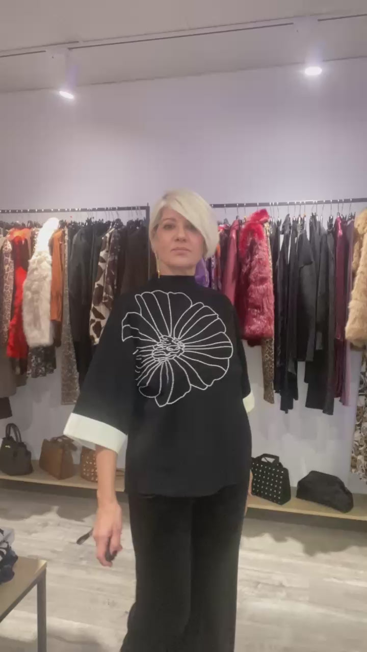 Jersey Camelia Negro - Elegancia Atemporal Boho-Luxe Punto Suave